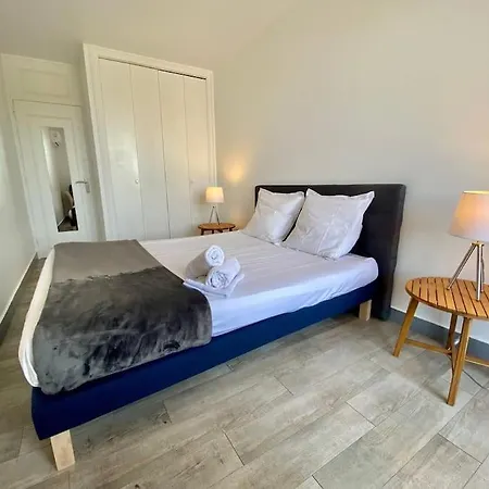 Marinesappartement, 2min Plage, Acces Direct Port Апартаменты